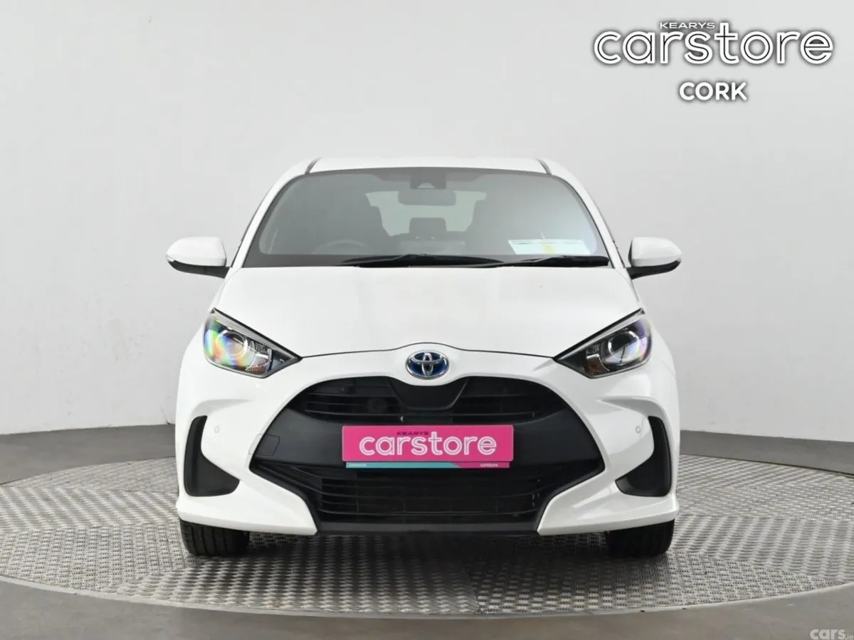 Toyota Yaris Hatchback, Petrol Hybrid, 2021, White