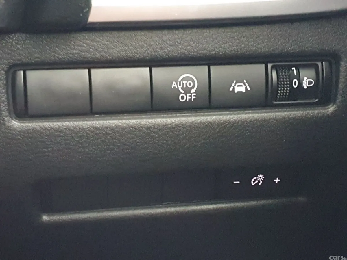 Nissan Qashqai SUV, Petrol Hybrid, 2024, Silver