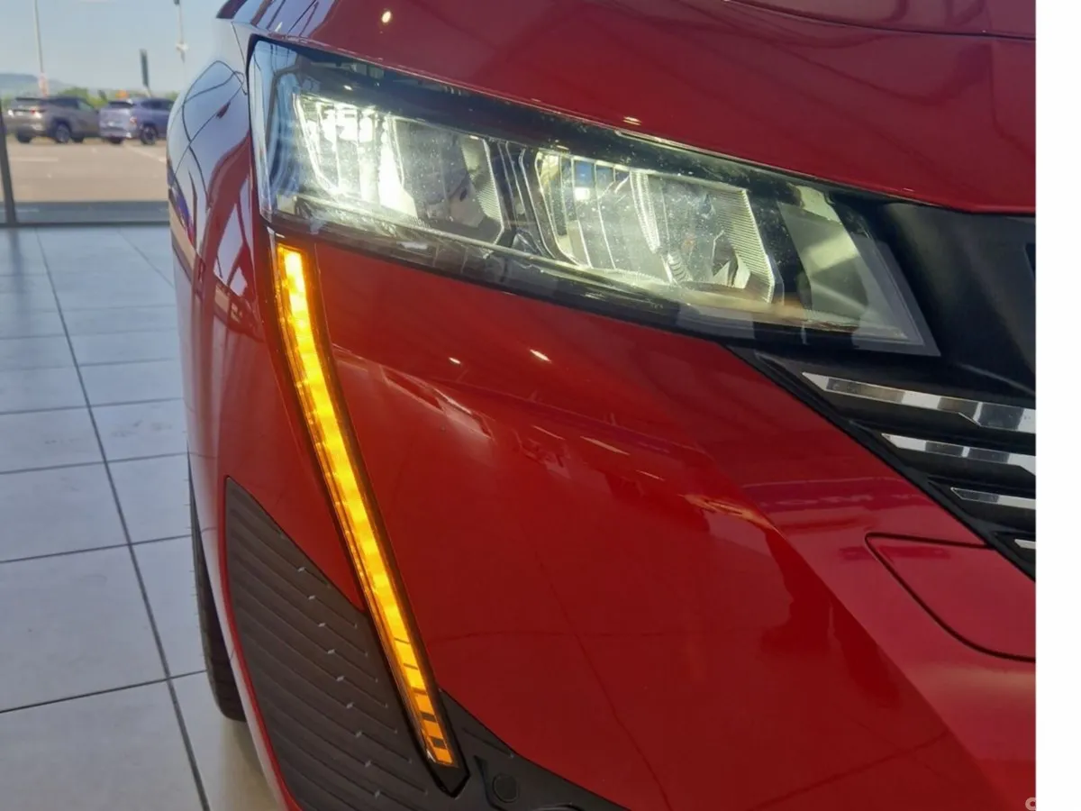 Peugeot 308 Hatchback, Diesel, 2023, Red