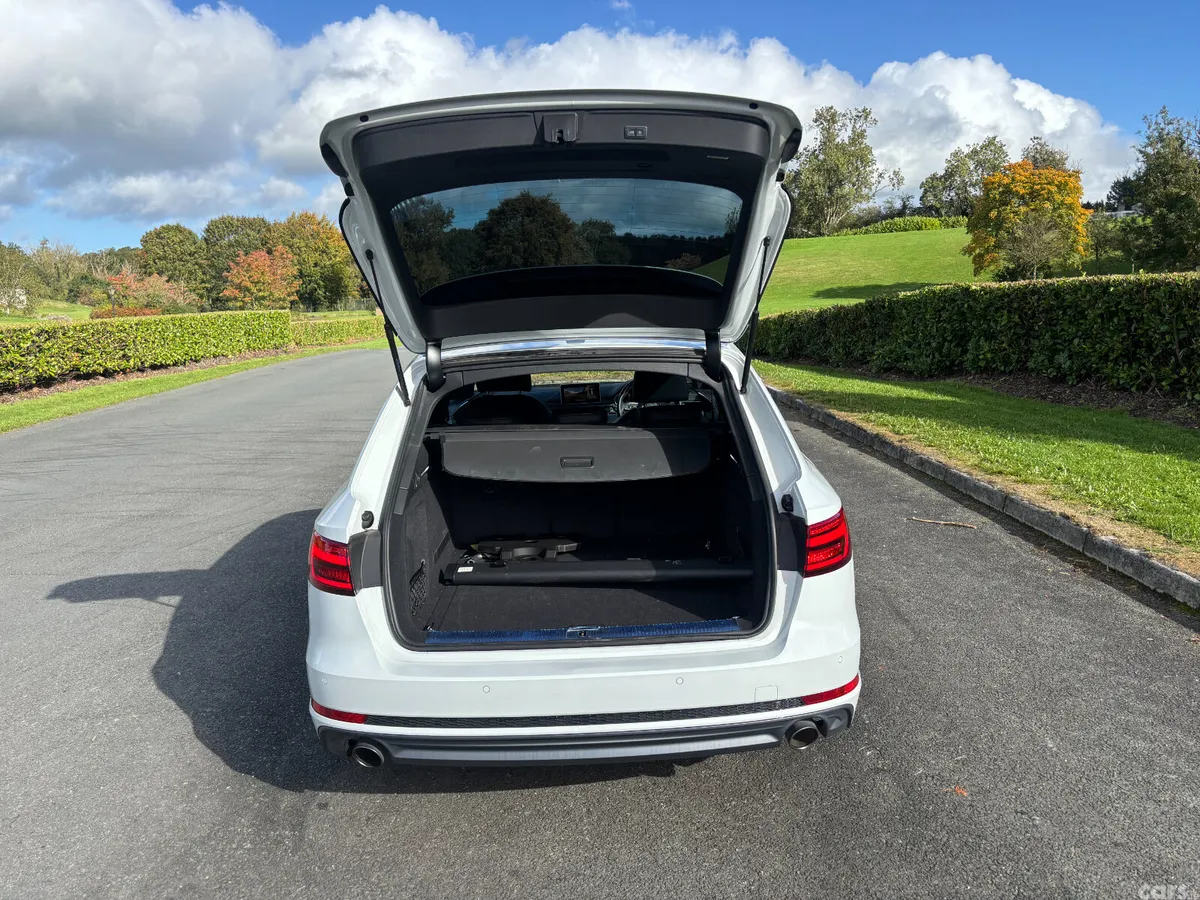 Audi A4 Estate, Petrol, 2017, White