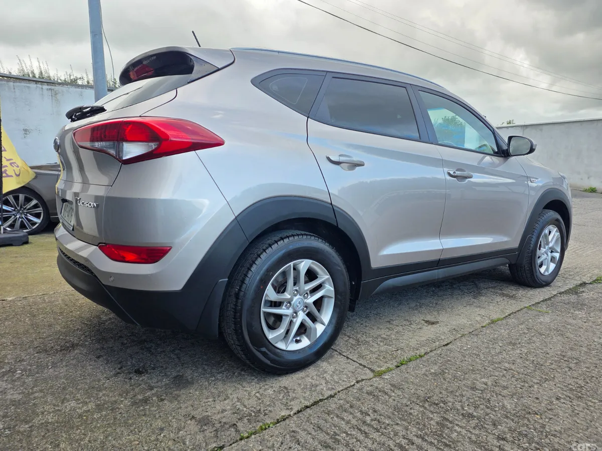 Hyundai Tucson SUV, Petrol, 2016, White