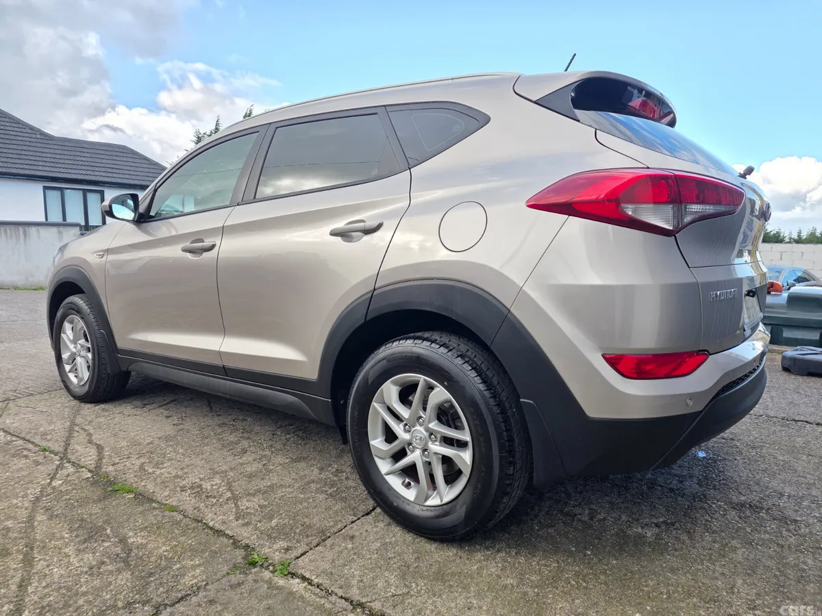 Hyundai Tucson SUV, Petrol, 2016, White