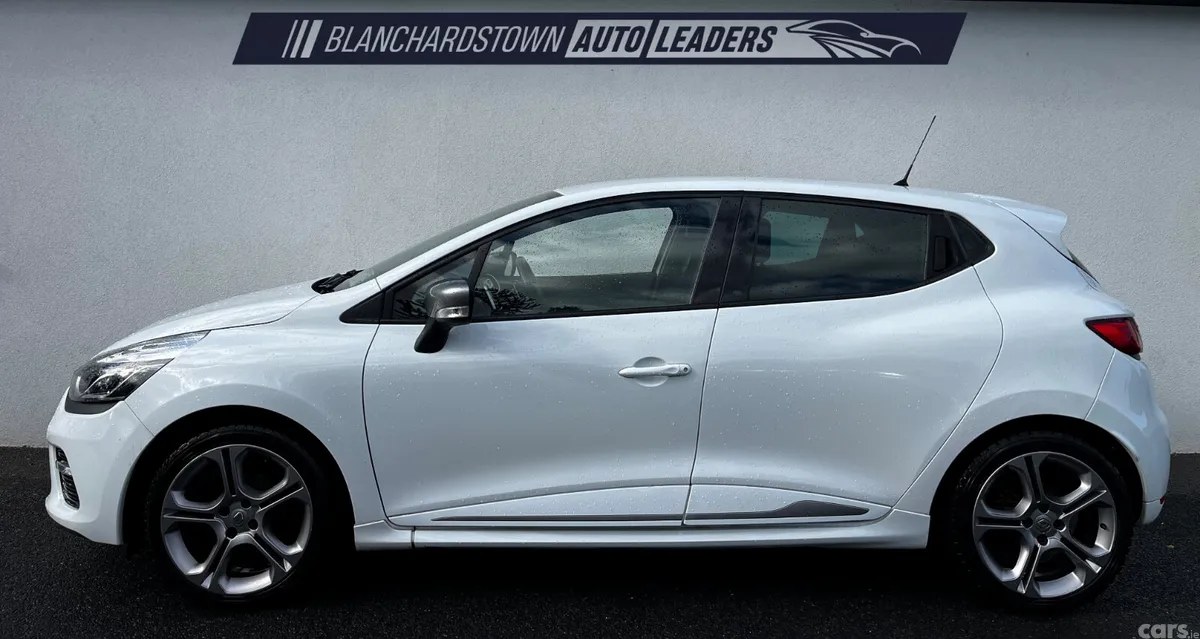 Renault Clio Hatchback, Petrol, 2016, White