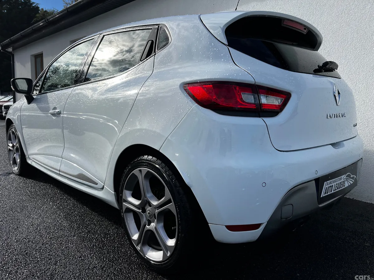 Renault Clio Hatchback, Petrol, 2016, White
