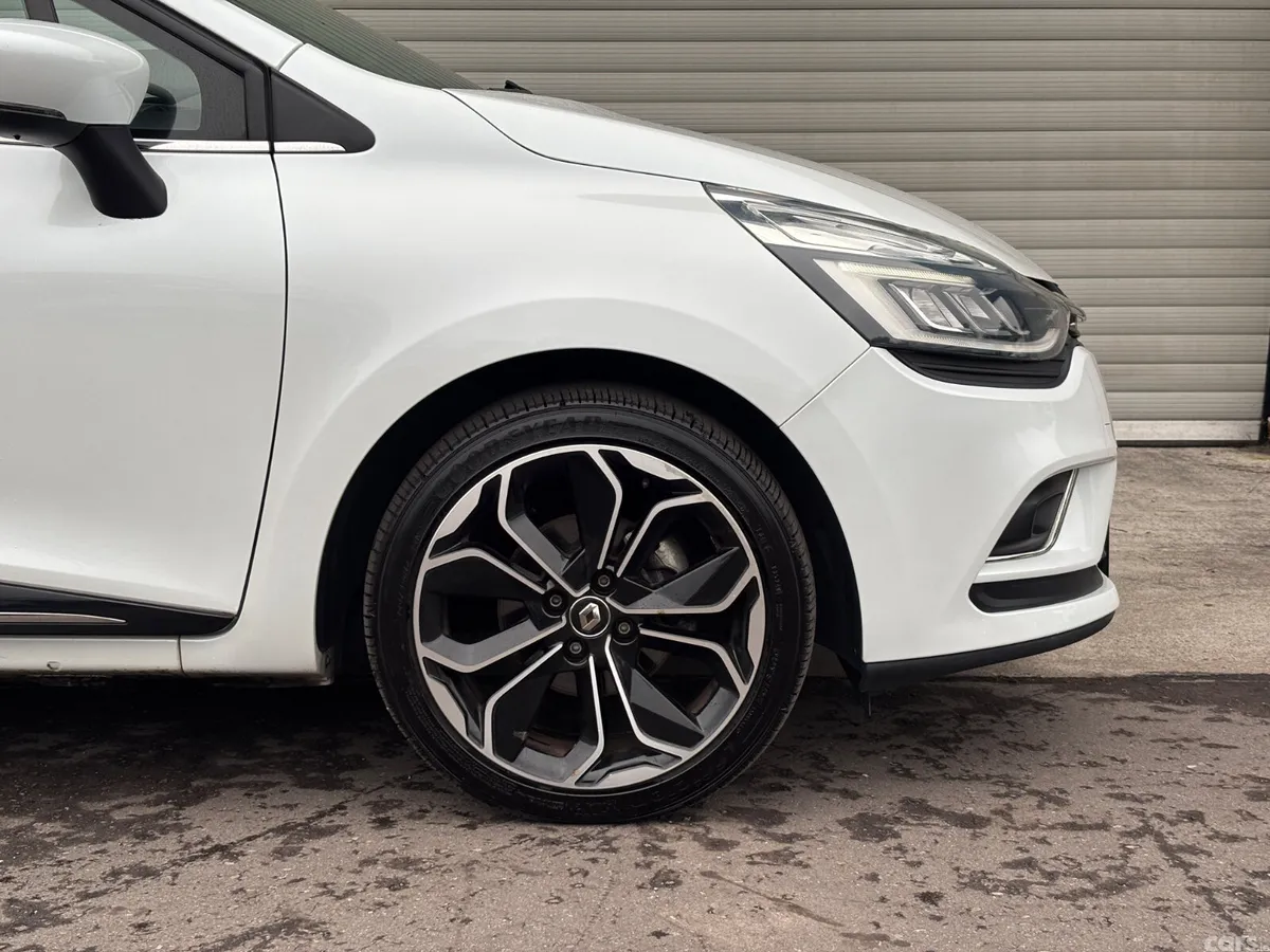 Renault Clio Hatchback, Petrol, 2018, White