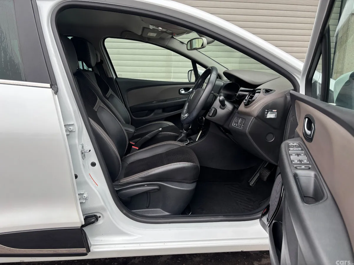 Renault Clio Hatchback, Petrol, 2018, White