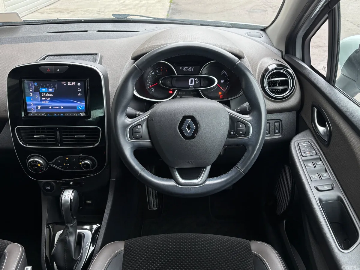 Renault Clio Hatchback, Petrol, 2018, White