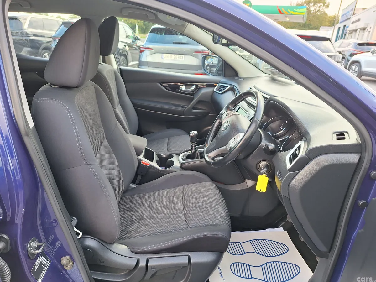 Nissan Qashqai SUV, Diesel, 2017, Blue