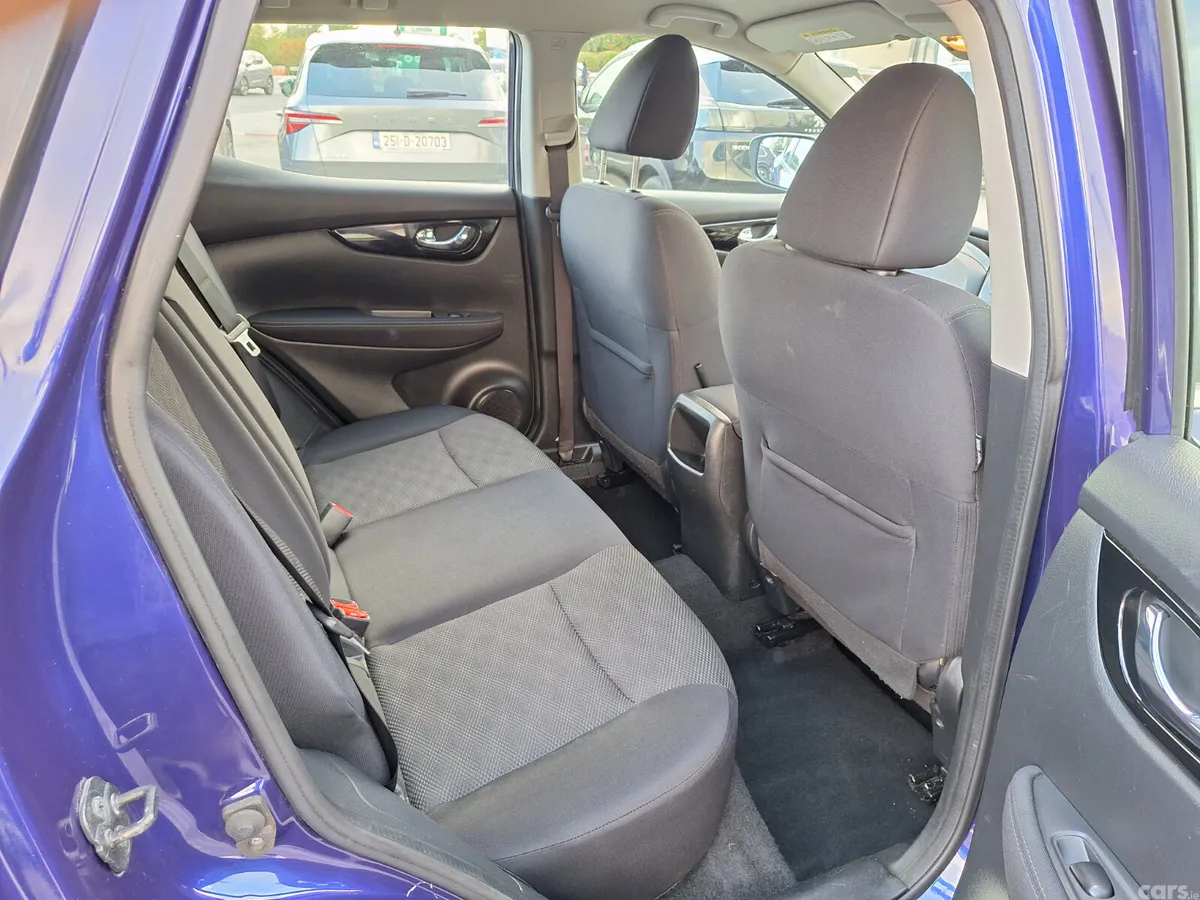 Nissan Qashqai SUV, Diesel, 2017, Blue