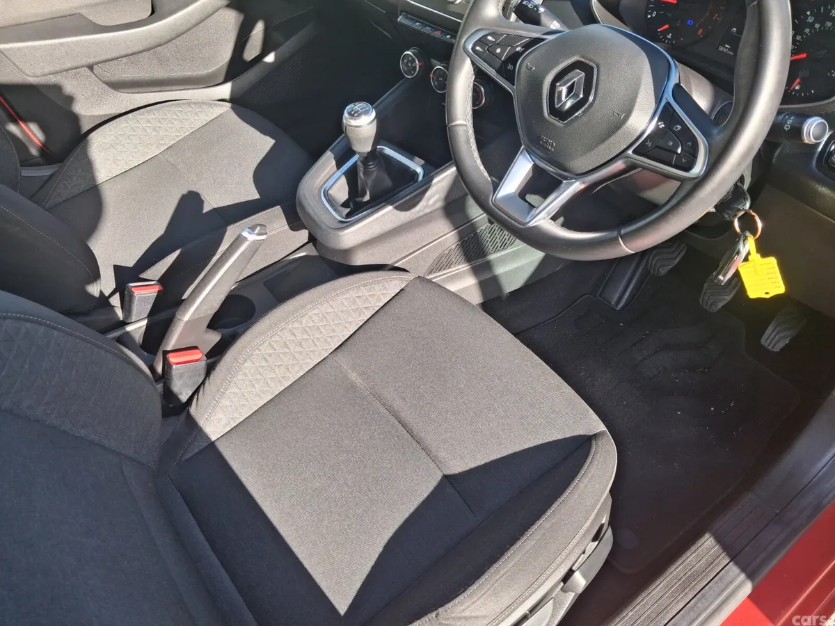 Renault Clio Hatchback, Petrol, 2020, Red