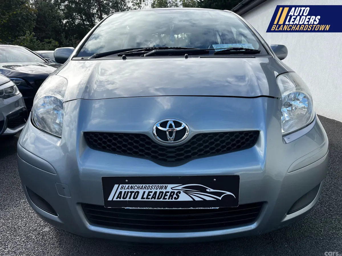 Toyota Yaris Hatchback, Petrol, 2010, Silver