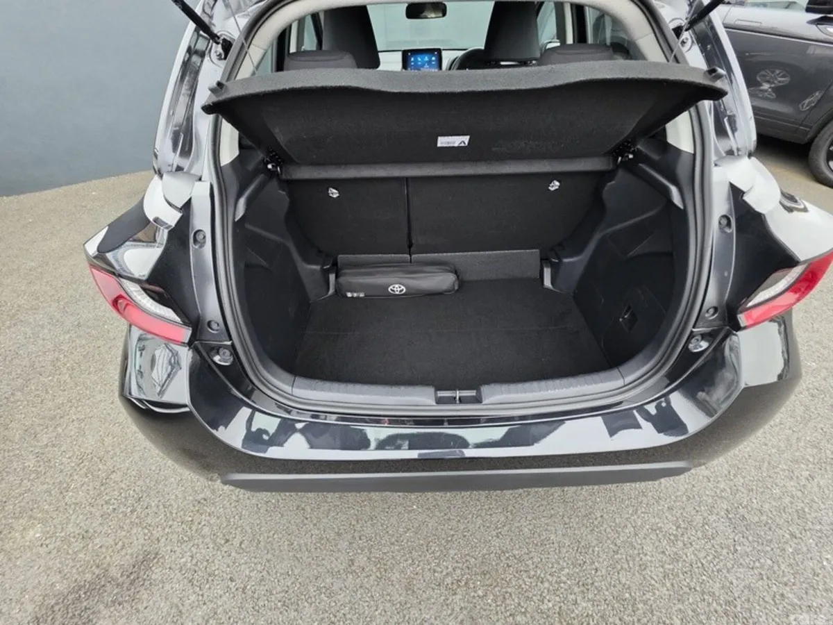 Toyota Yaris Hatchback, Petrol Hybrid, 2026, Black