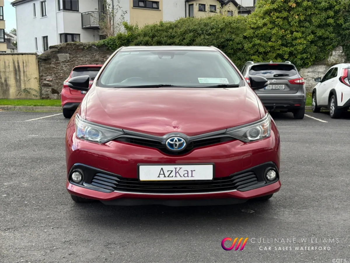 Toyota Auris Hatchback, Petrol Hybrid, 2018, Red