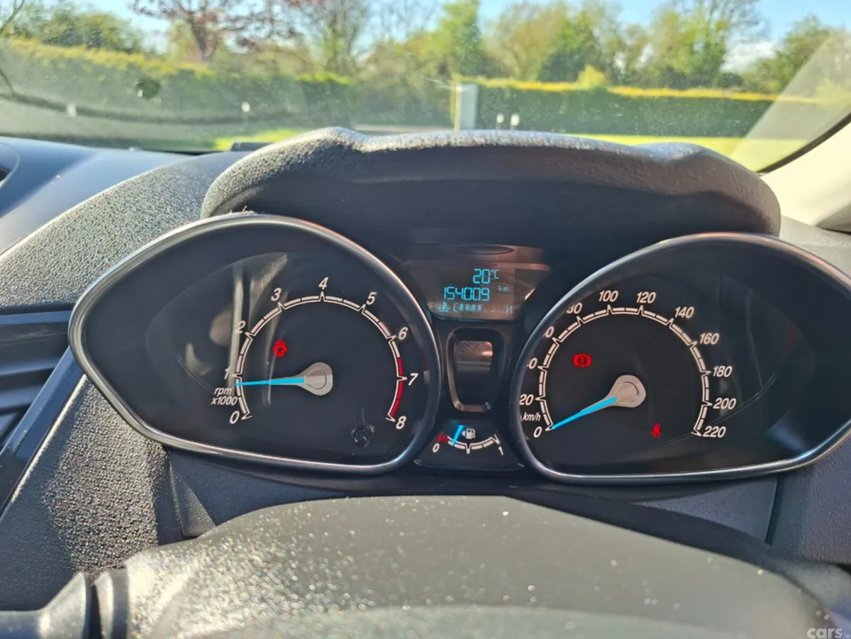 Ford Fiesta Hatchback, Petrol, 2017, Red