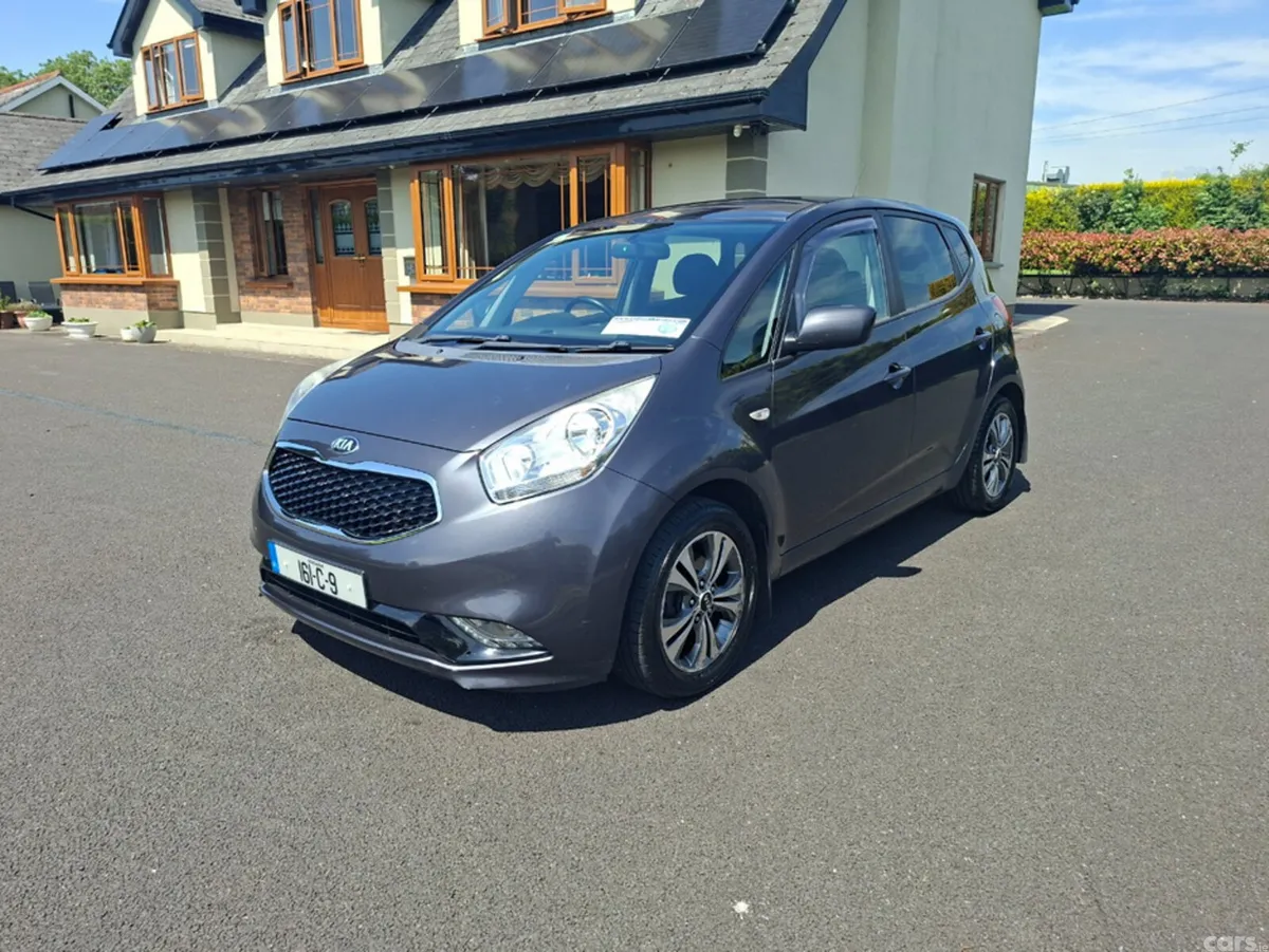 Kia Venga MPV, Diesel, 2016, Silver