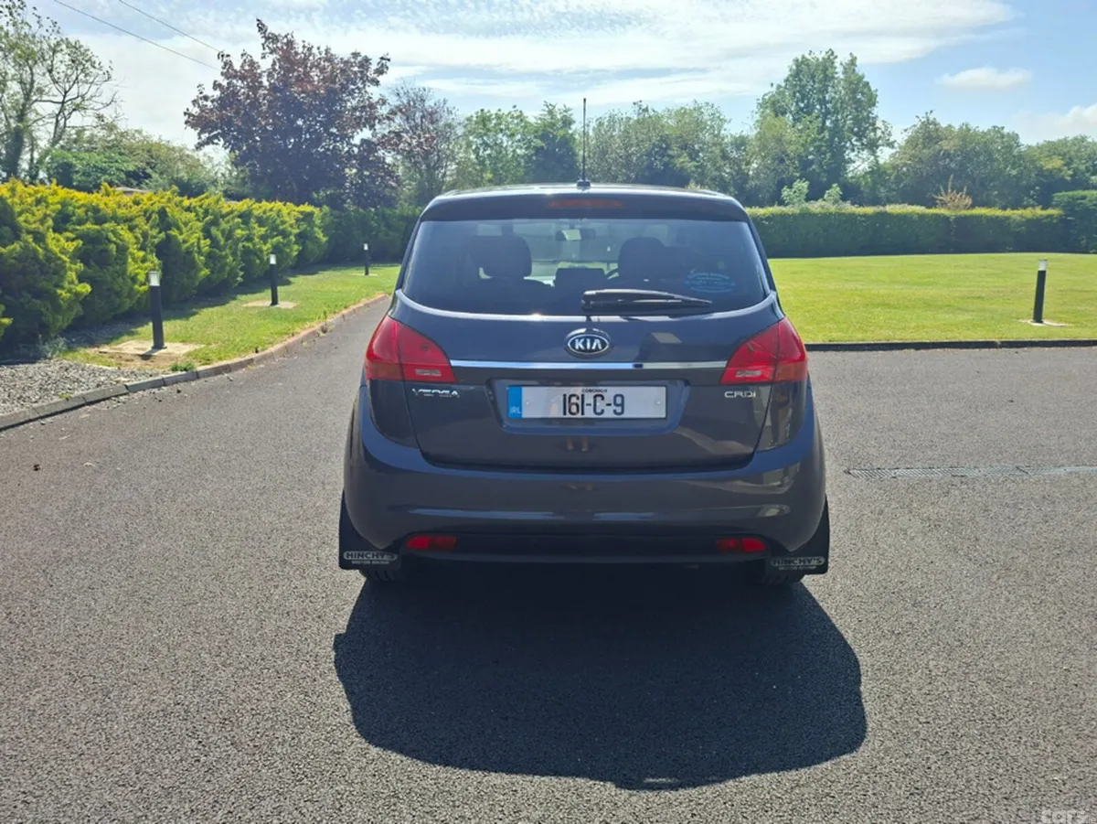 Kia Venga MPV, Diesel, 2016, Silver