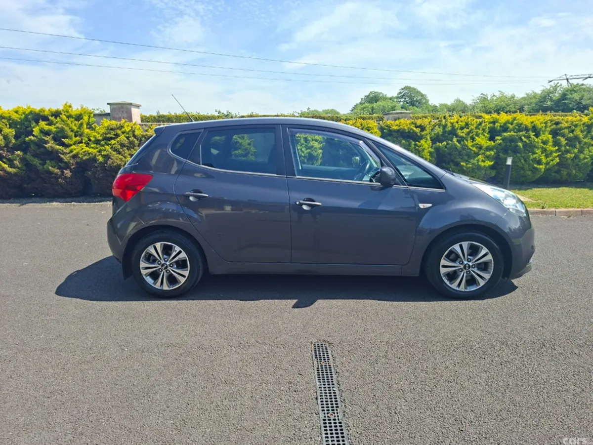 Kia Venga MPV, Diesel, 2016, Silver