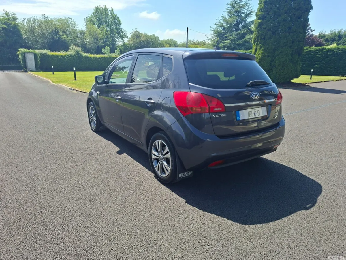 Kia Venga MPV, Diesel, 2016, Silver
