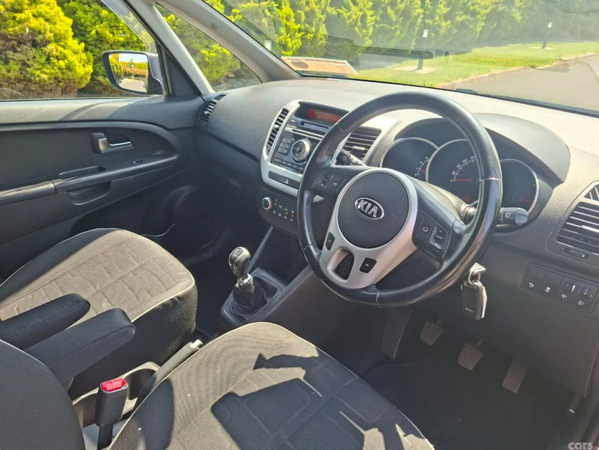 Kia Venga MPV, Diesel, 2016, Silver