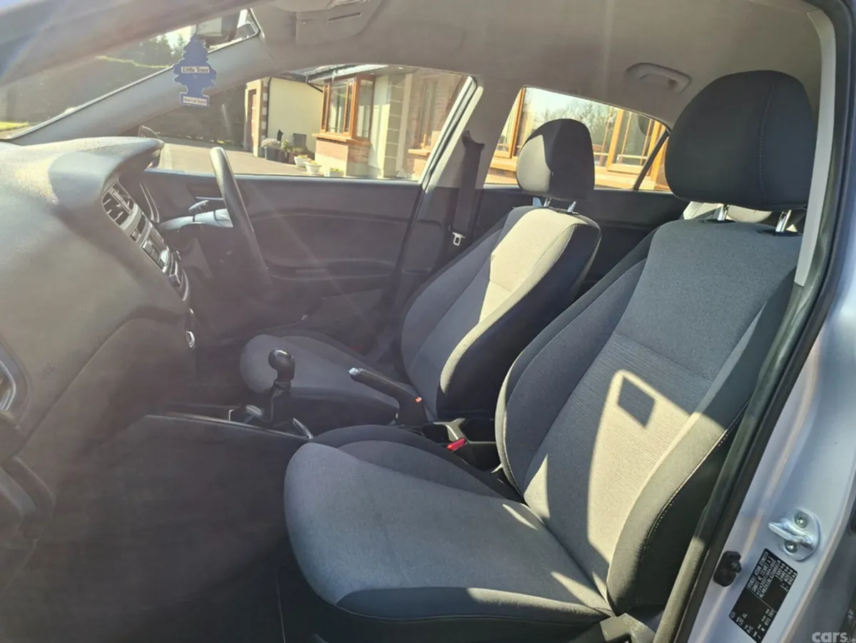 Hyundai i20 Hatchback, Petrol, 2016, Silver