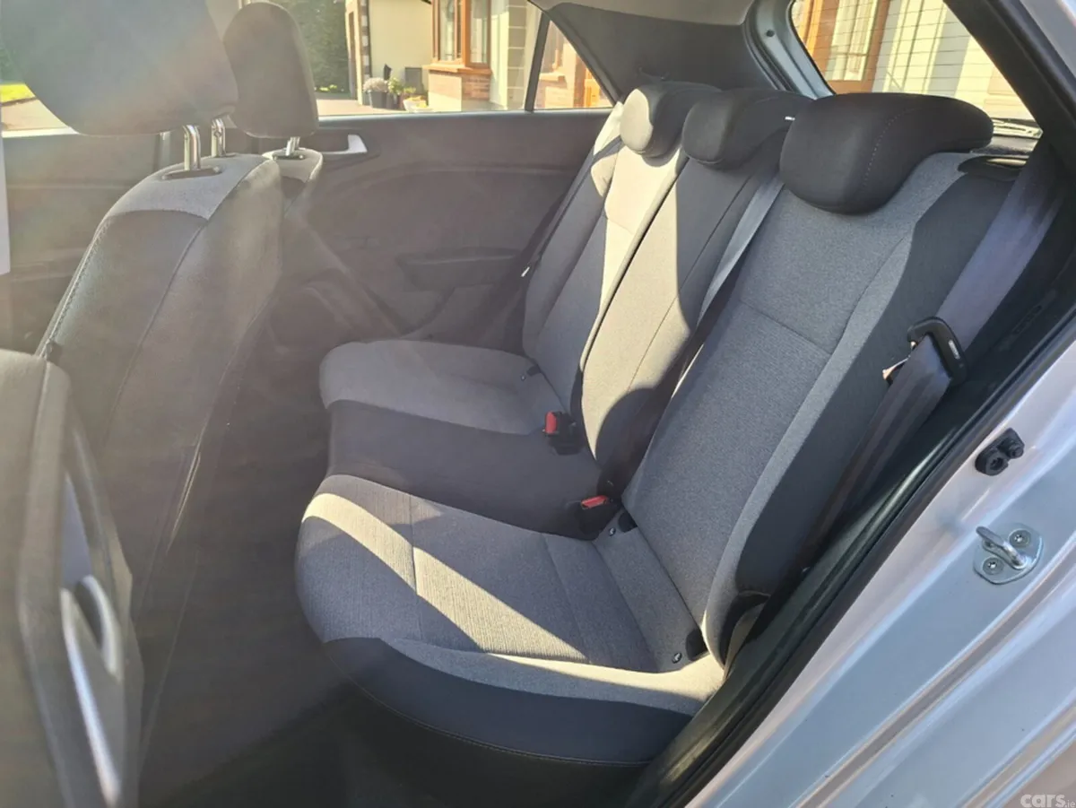 Hyundai i20 Hatchback, Petrol, 2016, Silver