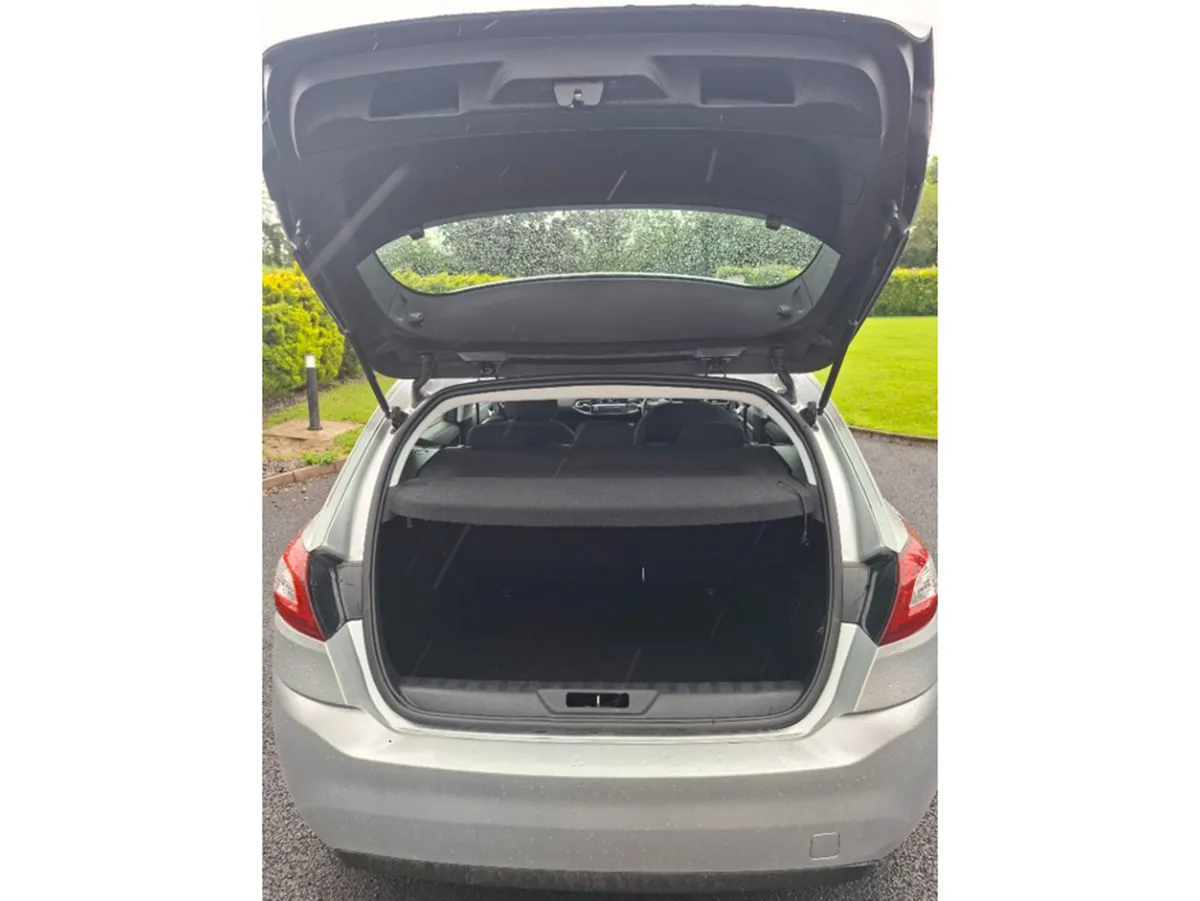 Peugeot 308 Hatchback, Diesel, 2016, Grey