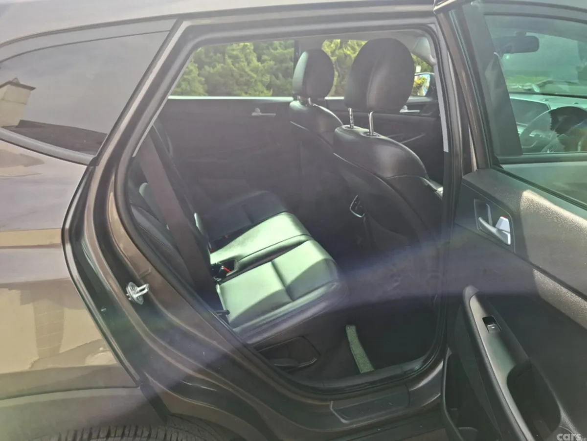 Hyundai Tucson MPV, Diesel, 2019, Brown