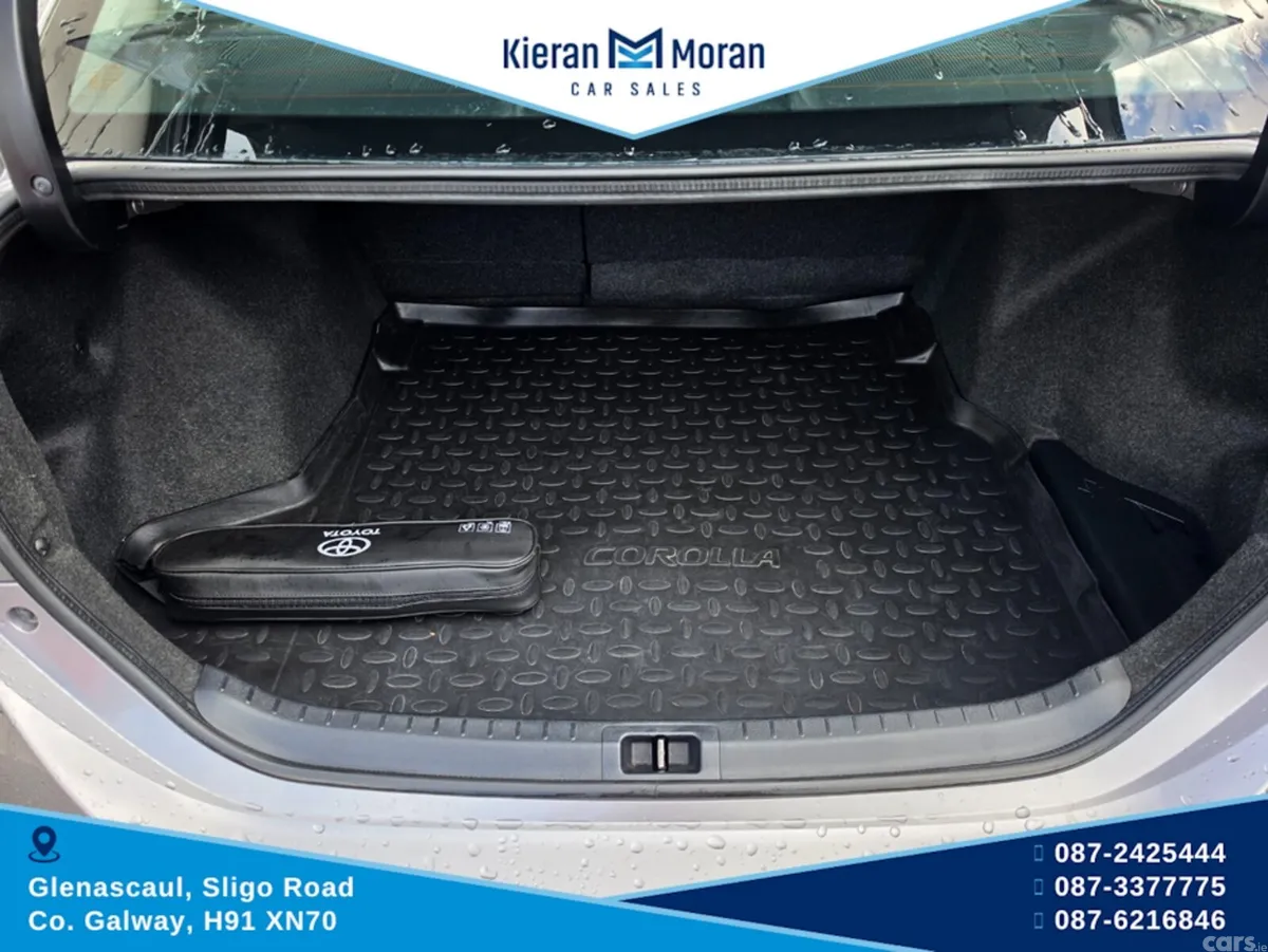 Toyota Corolla Saloon, Petrol, 2018, Grey