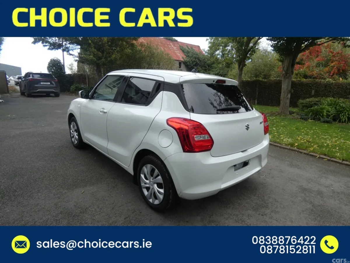 Suzuki Swift Hatchback, Petrol, 2017, White