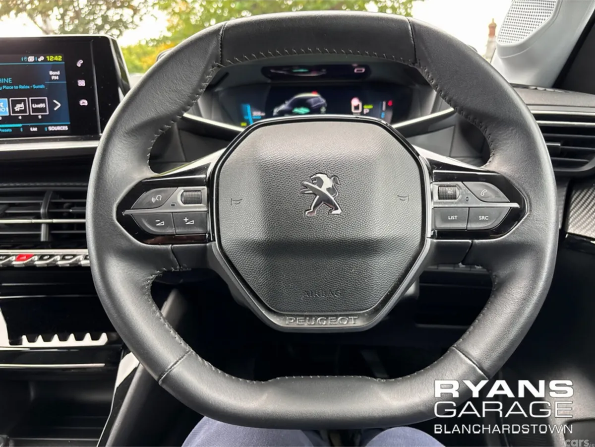 Peugeot 208 Hatchback, Electric, 2023, Grey