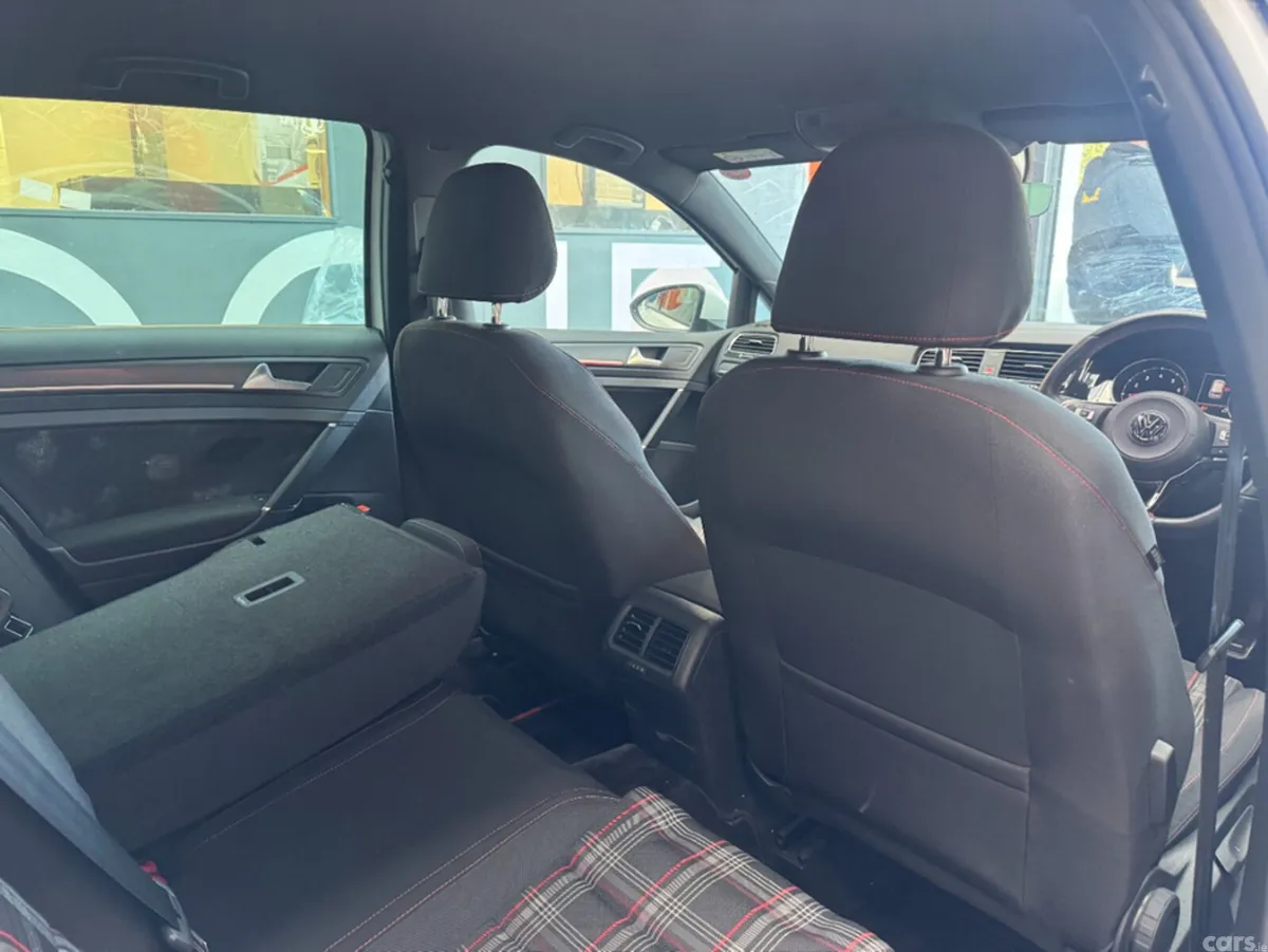 Volkswagen Golf Hatchback, Petrol, 2017, White
