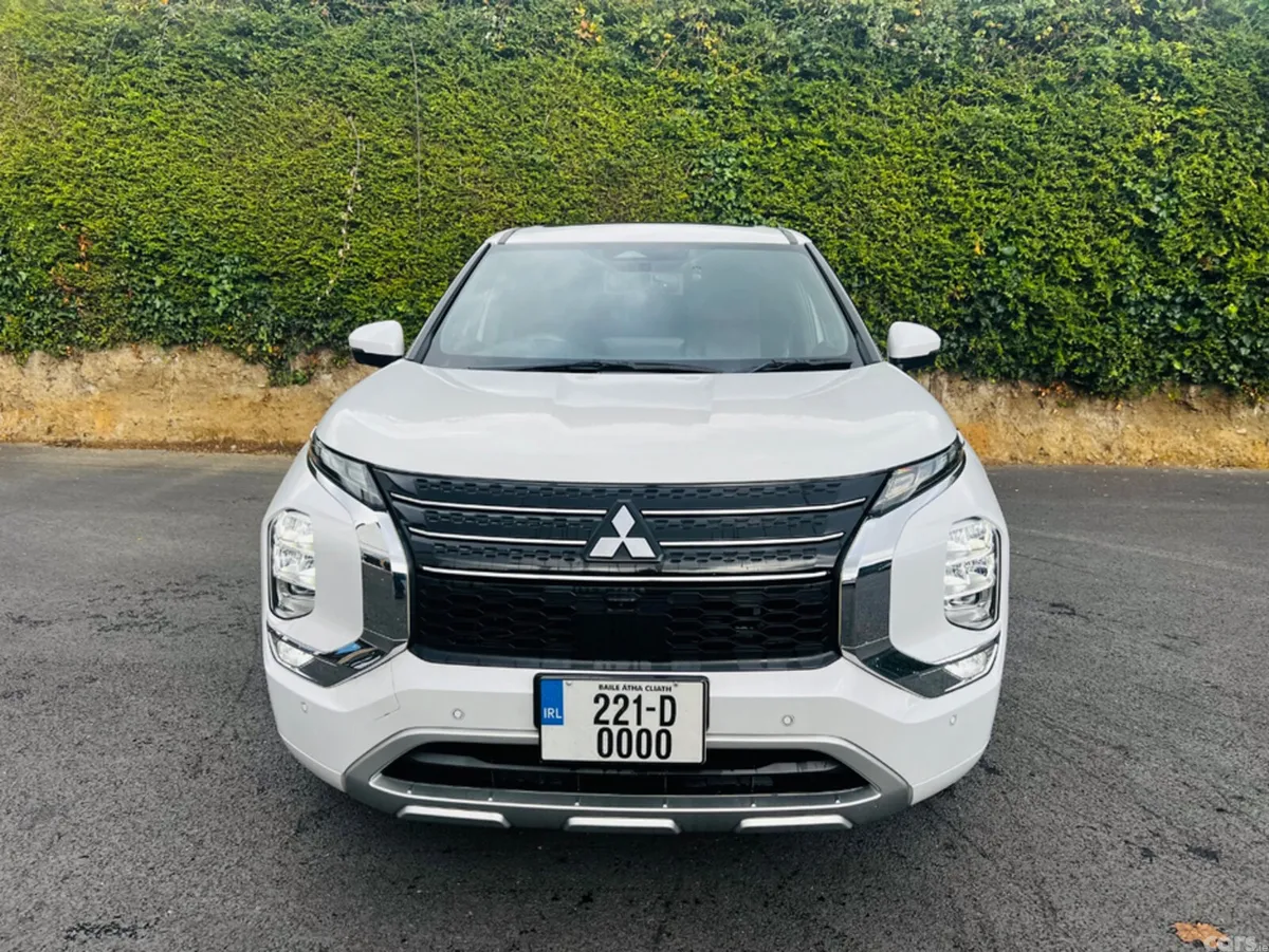 Mitsubishi Outlander SUV, Petrol Plug-in Hybrid, 2022, White
