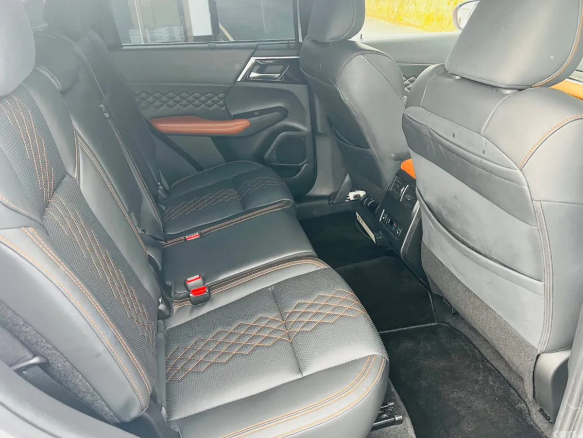 Mitsubishi Outlander SUV, Petrol Plug-in Hybrid, 2022, White
