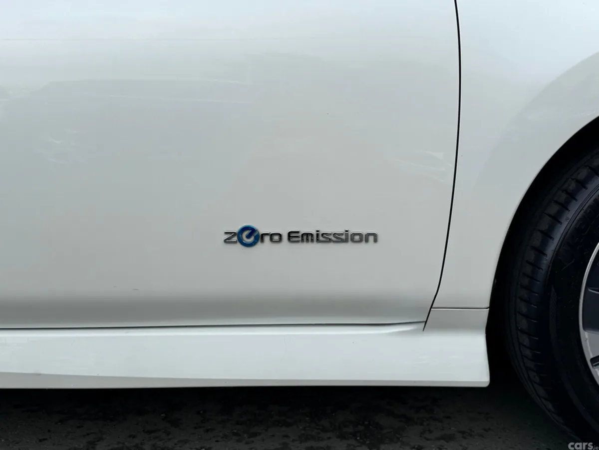 Nissan Leaf Hatchback, Electric, 2019, White