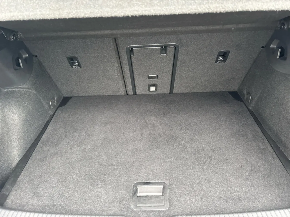Volkswagen Golf Estate, Petrol, 2023, Black