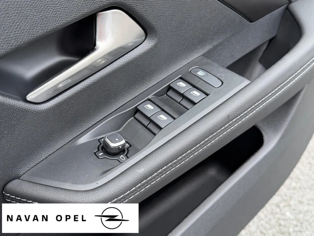 Opel Astra Hatchback, Petrol Hybrid, 2027, White