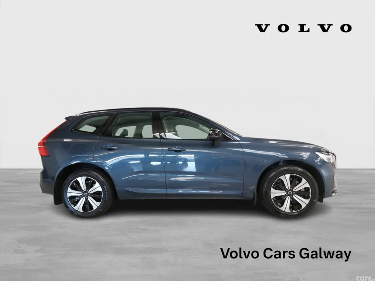 Volvo XC60 SUV, Petrol Plug-in Hybrid, 2025, Blue