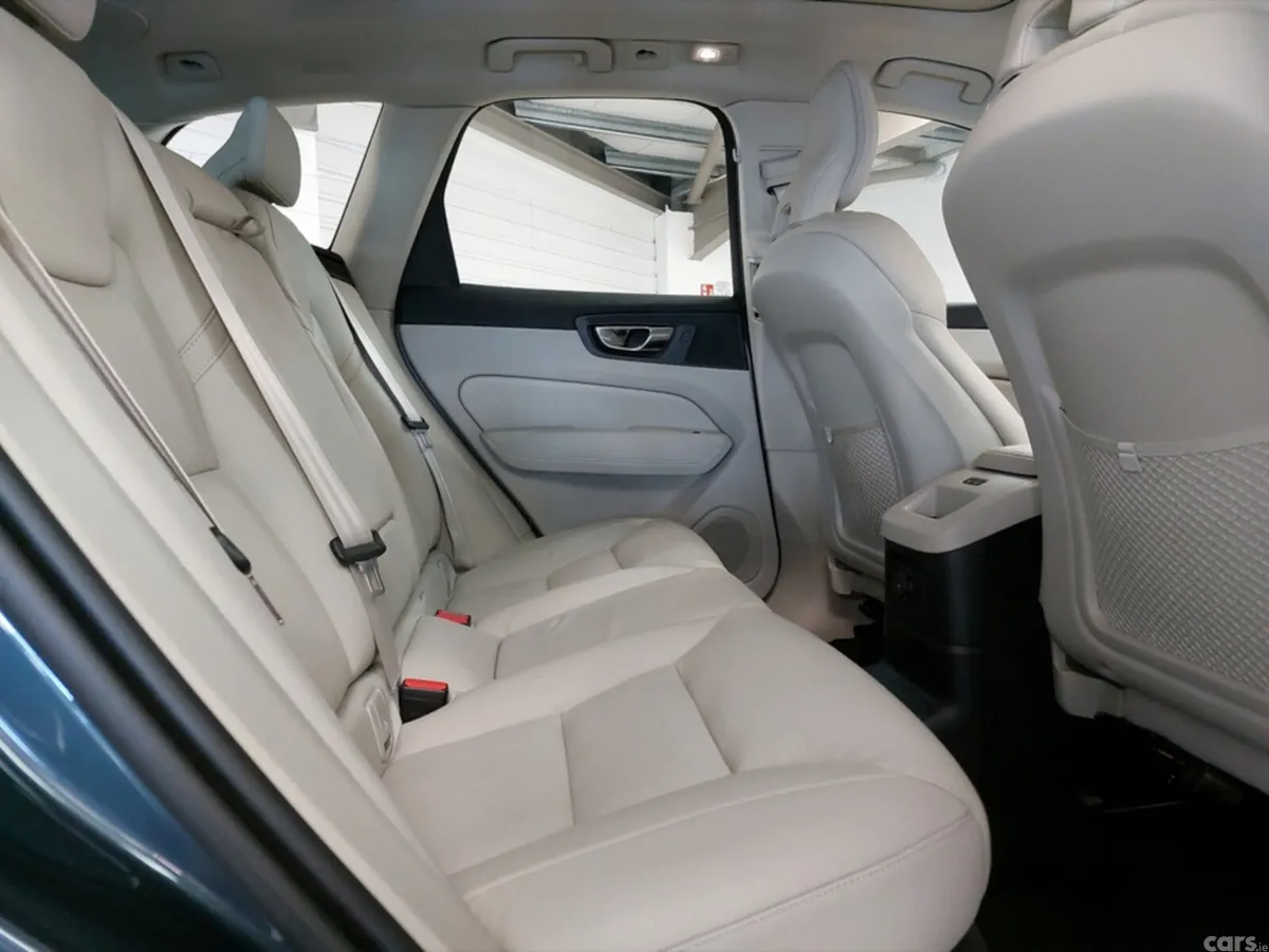 Volvo XC60 SUV, Petrol Plug-in Hybrid, 2025, Blue