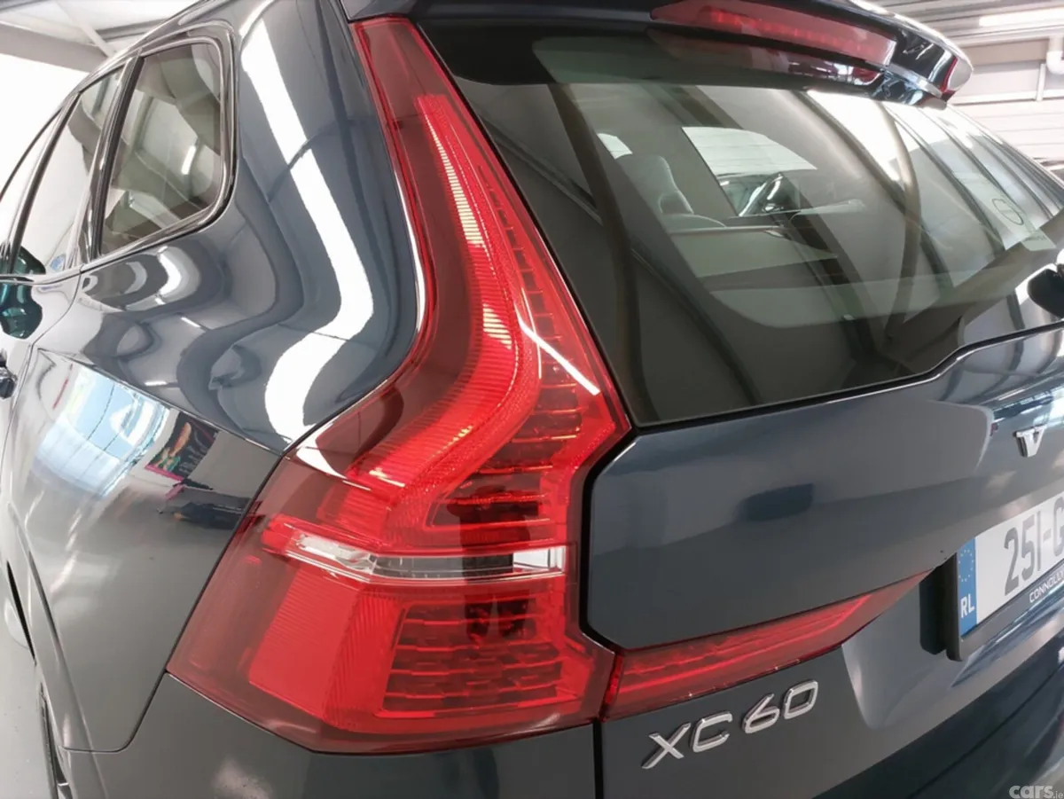 Volvo XC60 SUV, Petrol Plug-in Hybrid, 2025, Blue