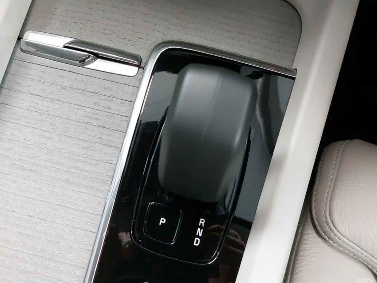 Volvo XC60 SUV, Petrol Plug-in Hybrid, 2025, Blue