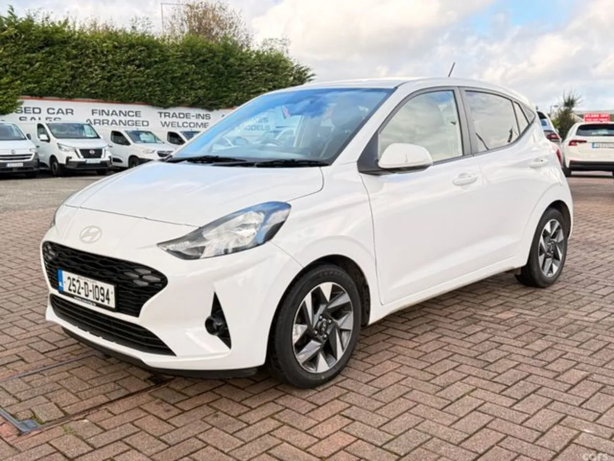 Hyundai i10 Hatchback, Petrol, 2025, White
