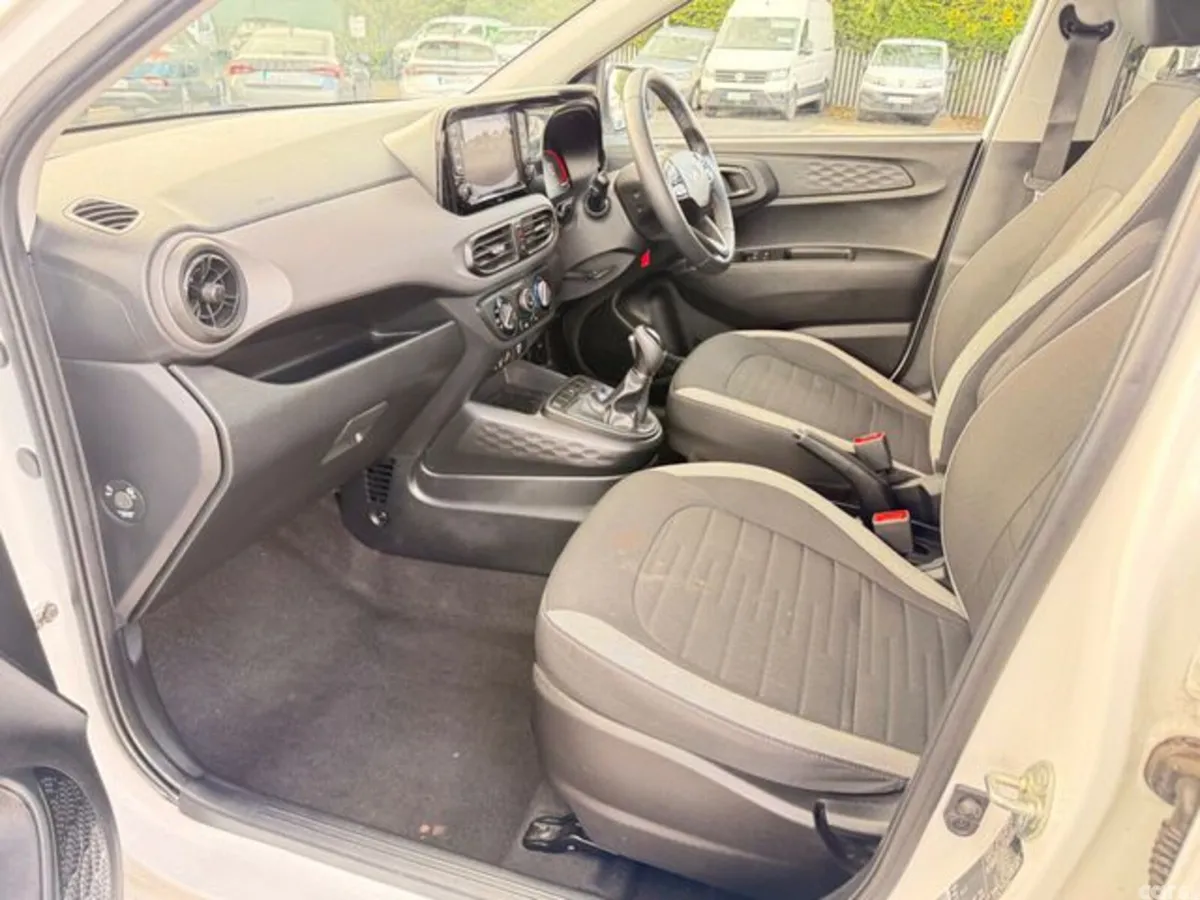 Hyundai i10 Hatchback, Petrol, 2025, White