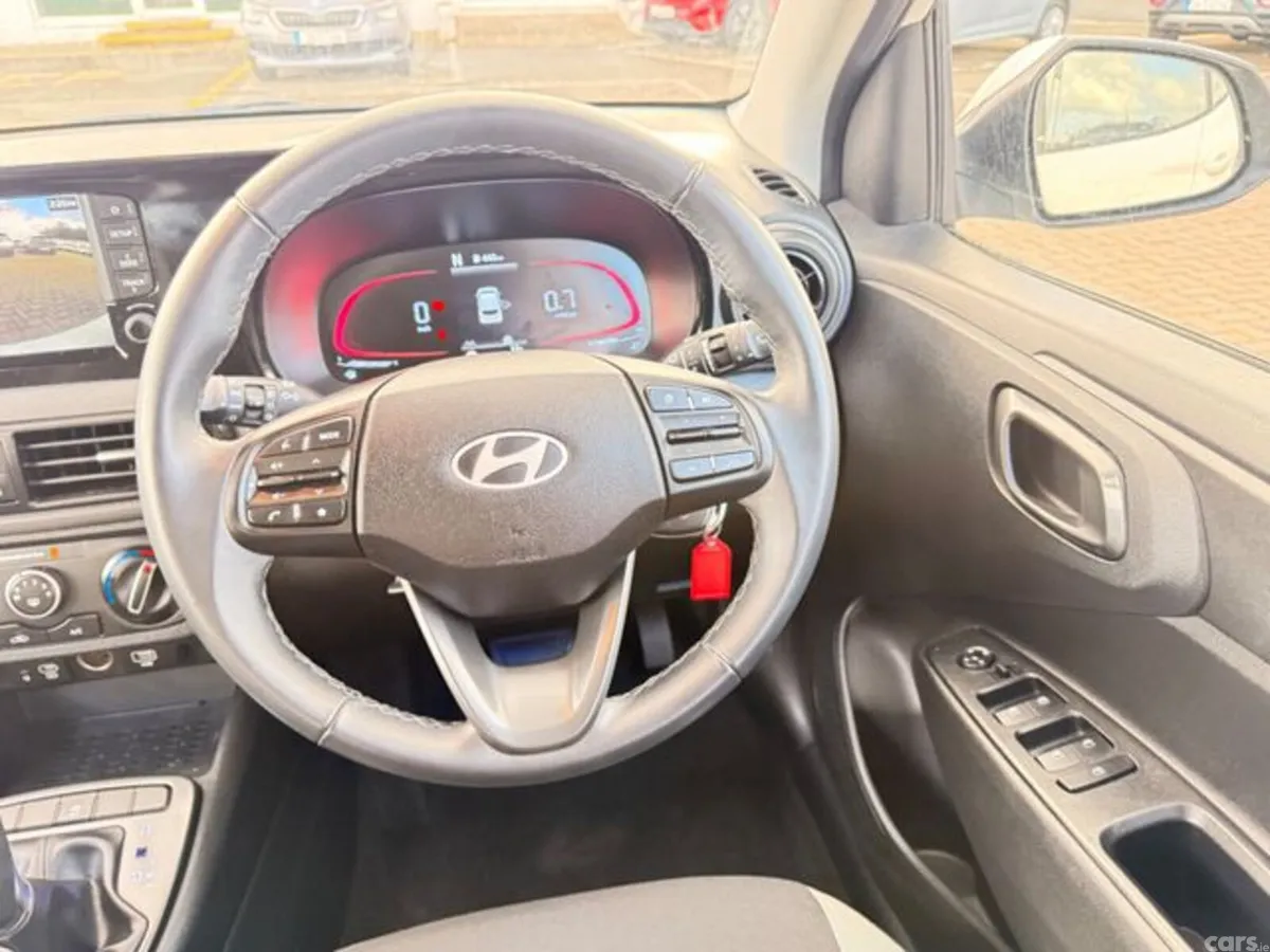 Hyundai i10 Hatchback, Petrol, 2025, White