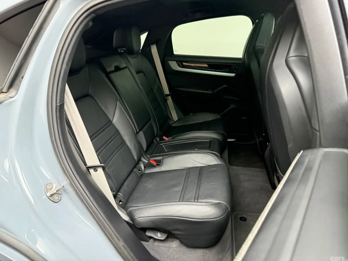 Porsche Cayenne Coupe, Petrol Plug-in Hybrid, 2025, Grey
