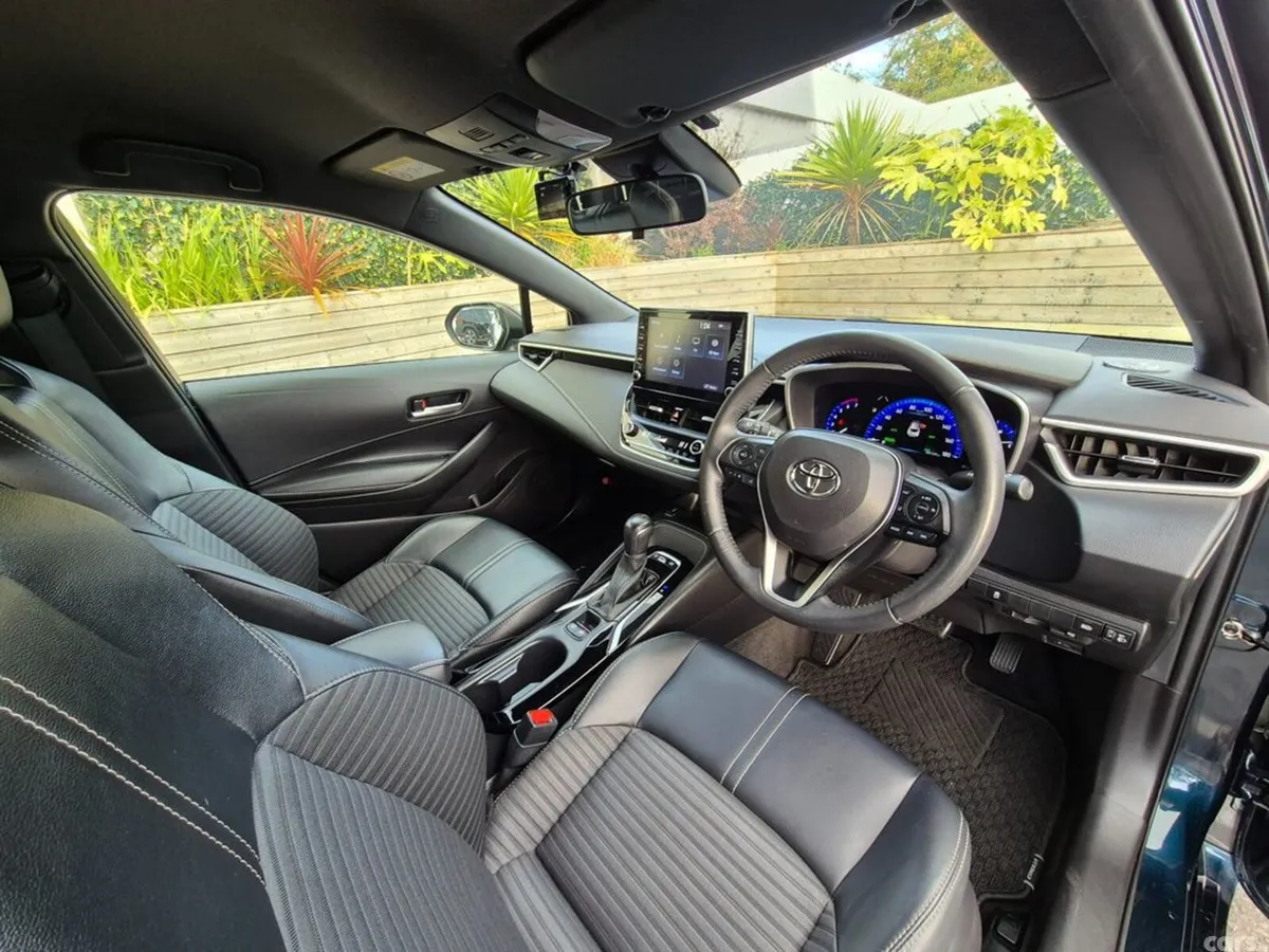 Toyota Corolla Hatchback, Petrol Hybrid, 2021, Blue