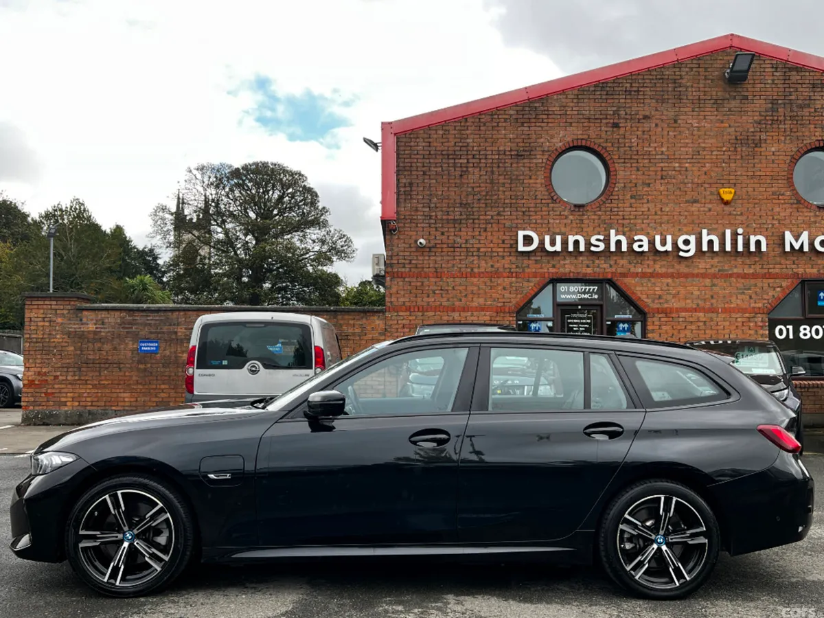 BMW 3-Series Estate, Petrol Plug-in Hybrid, 2023, Black
