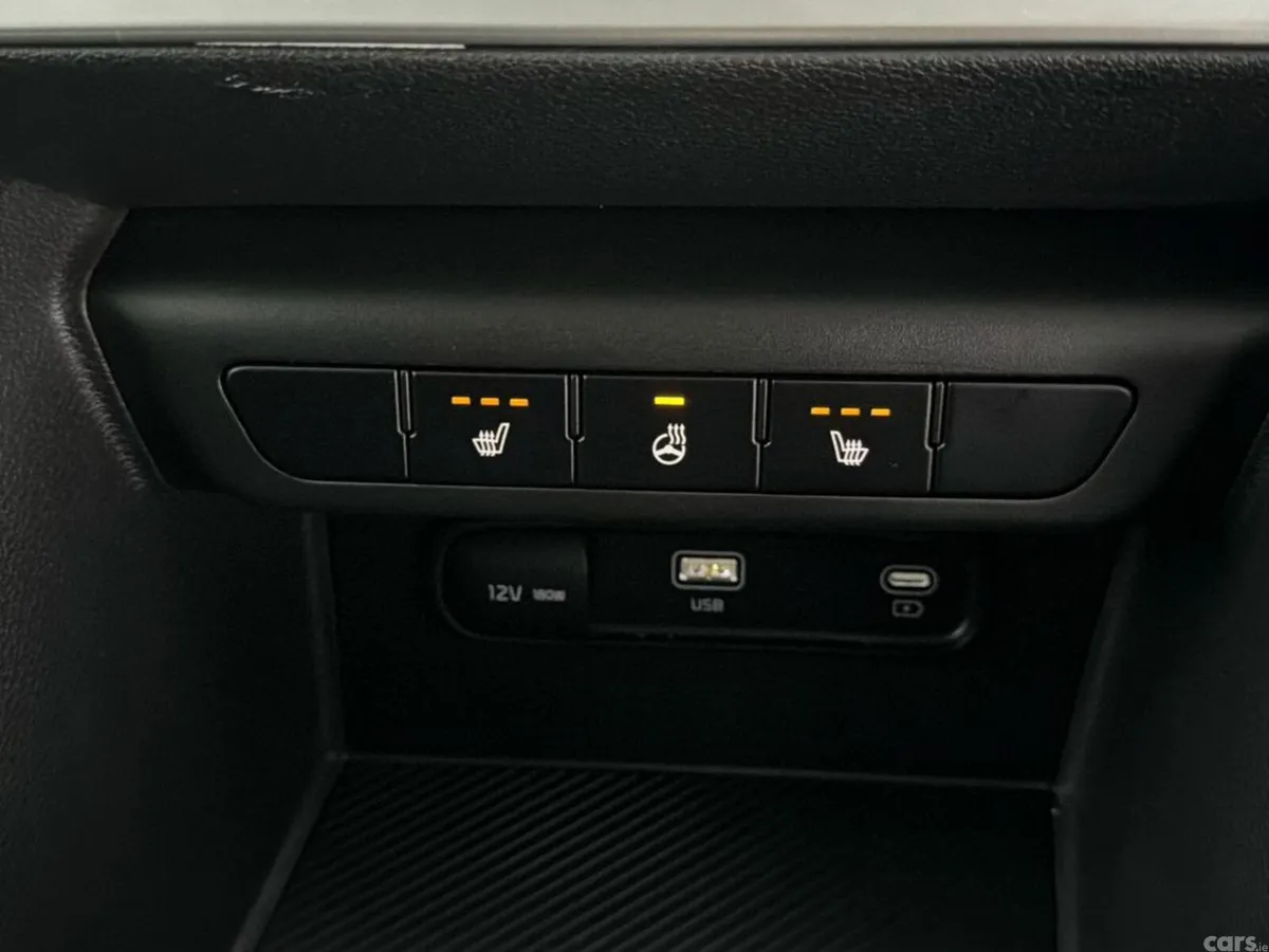 Kia Sportage SUV, Diesel Hybrid, 2023, Red