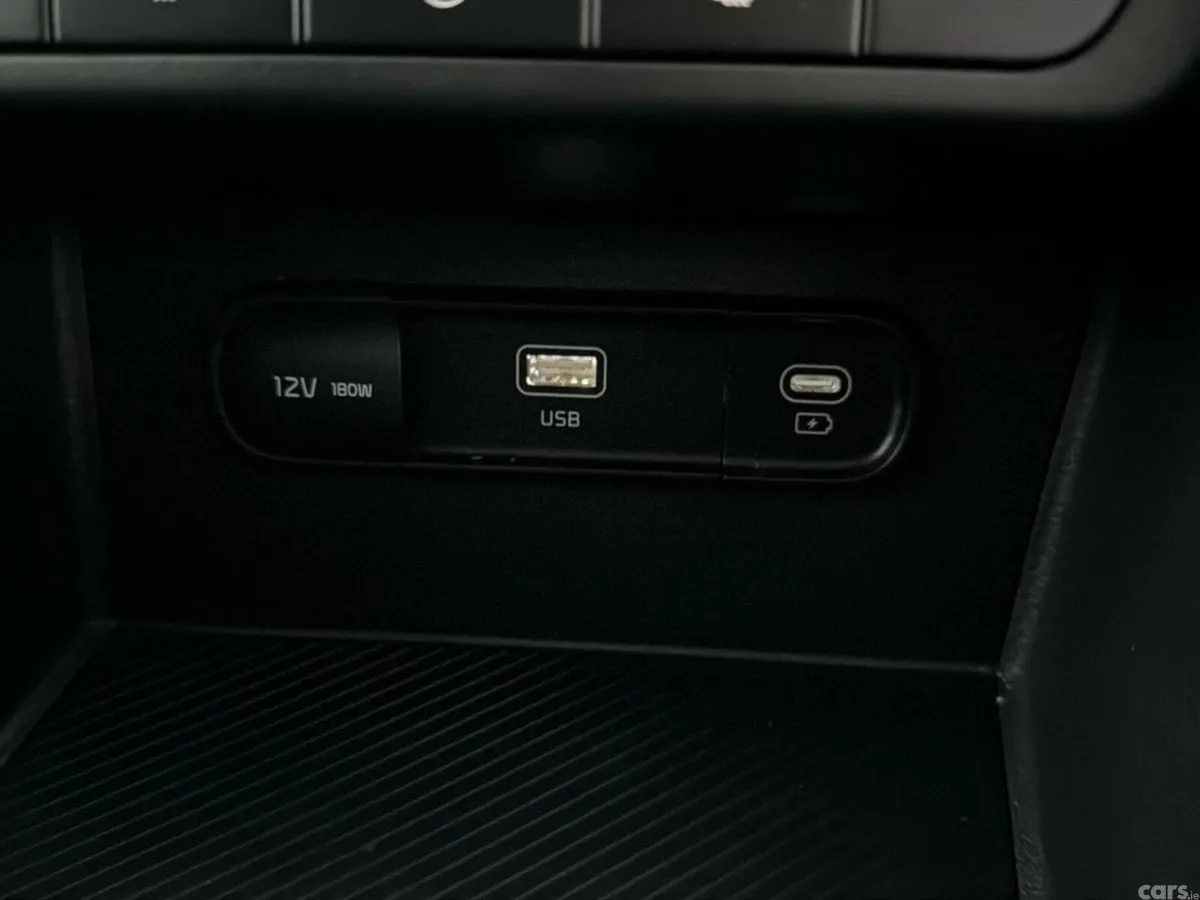 Kia Sportage SUV, Diesel Hybrid, 2023, Red