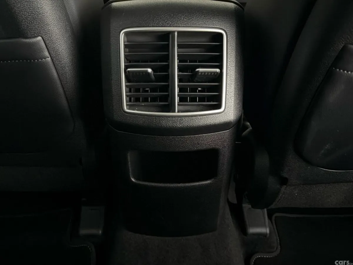 Kia Sportage SUV, Diesel Hybrid, 2023, Red