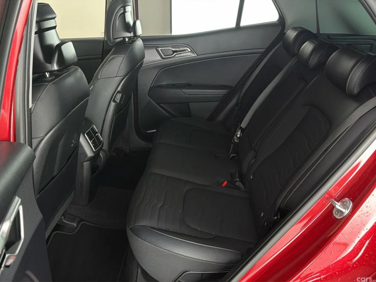 Kia Sportage SUV, Diesel Hybrid, 2023, Red